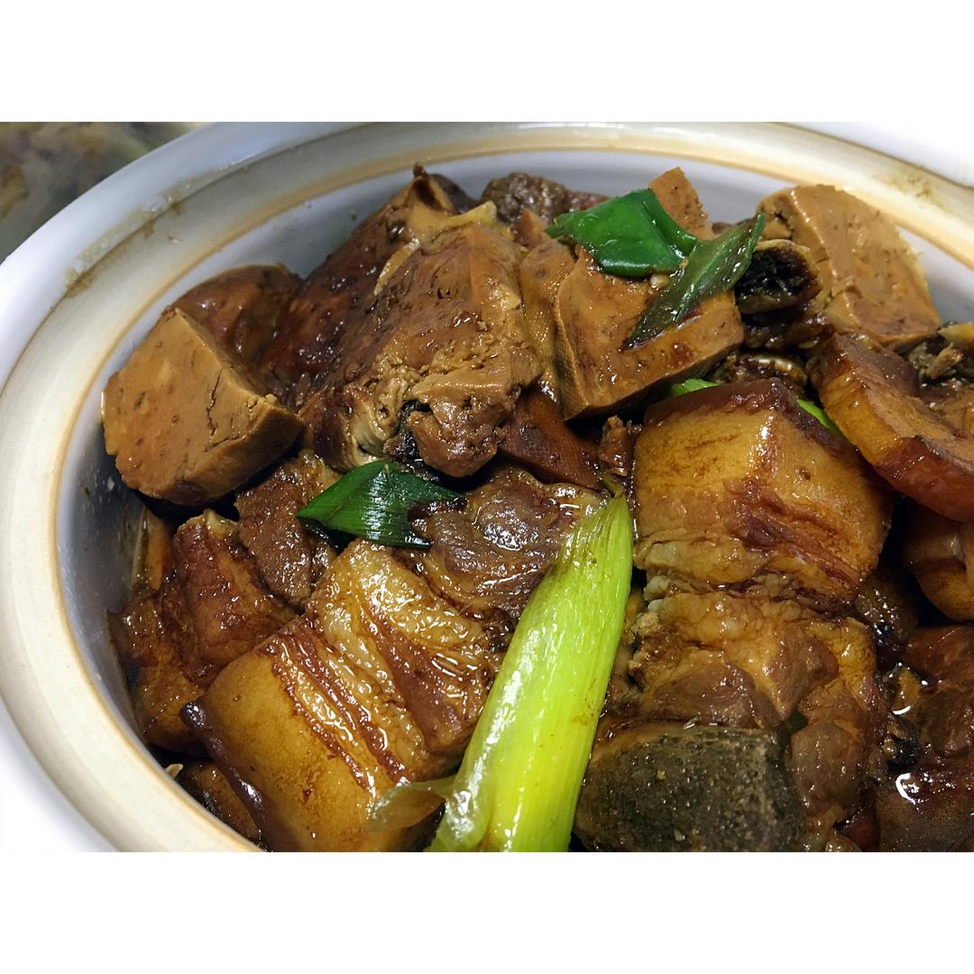 五花肉烧素鸡 Pork Belly with Dry Tofu