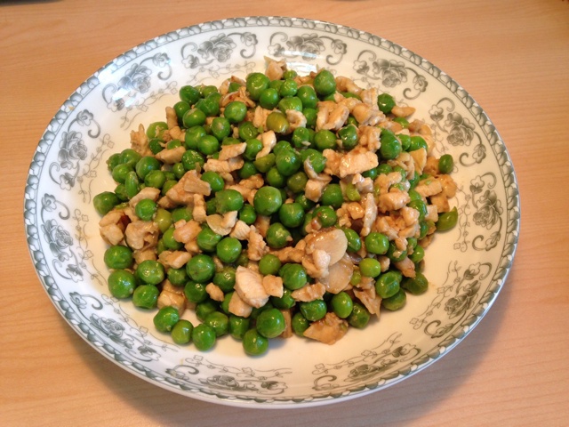 青豌豆炒肉丁
