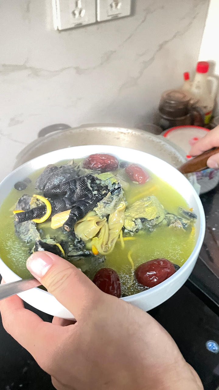 〈胡椒猪肚鸡汤〉，我超级喜欢的味道，欣小厨 😏