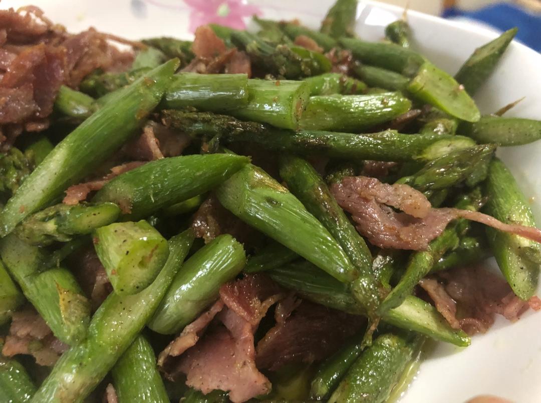 培根炒芦笋