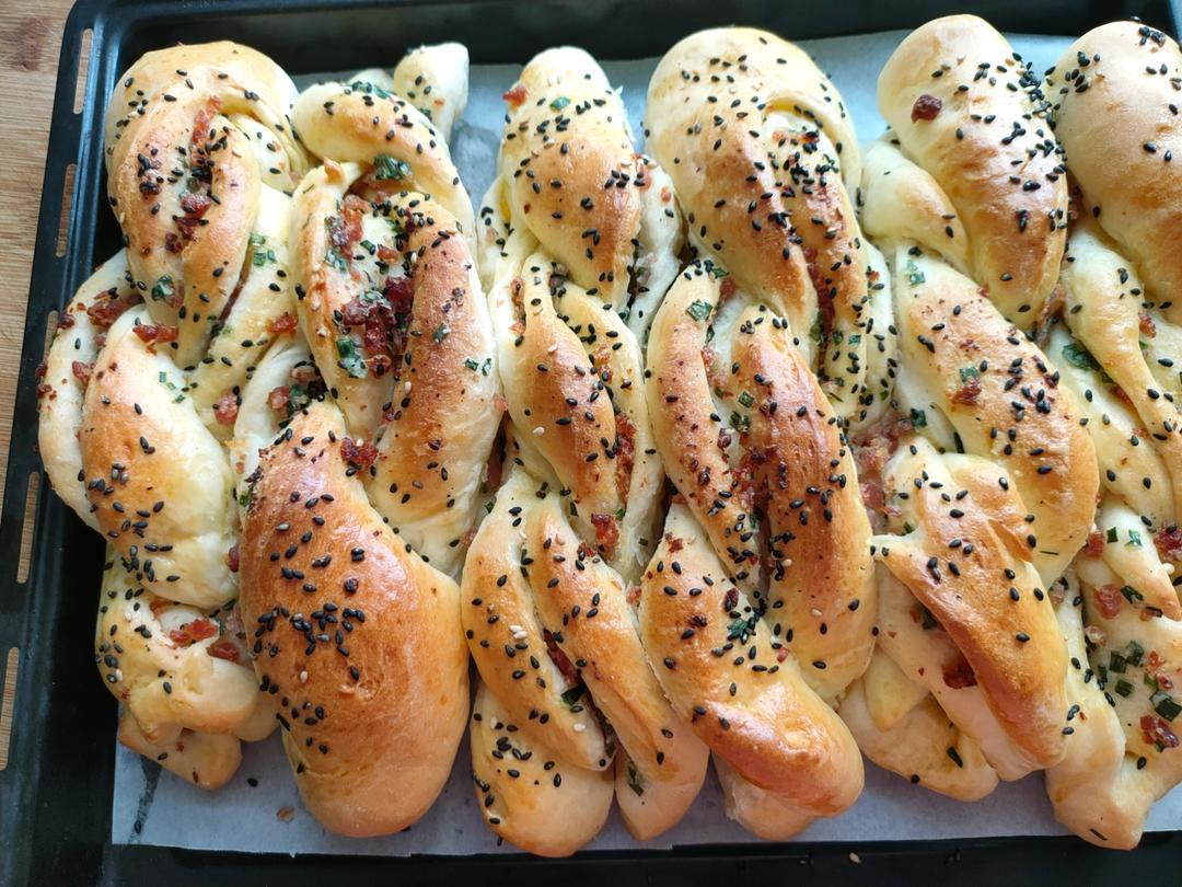百吃不厌的葱香面包