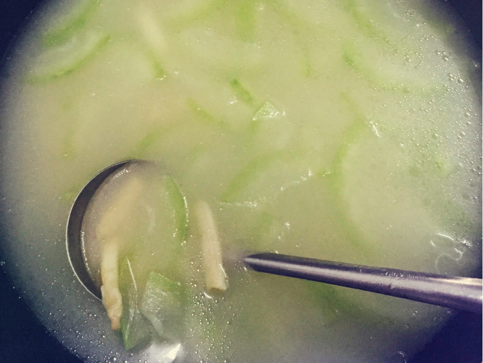 冬瓜沙虫汤的做法