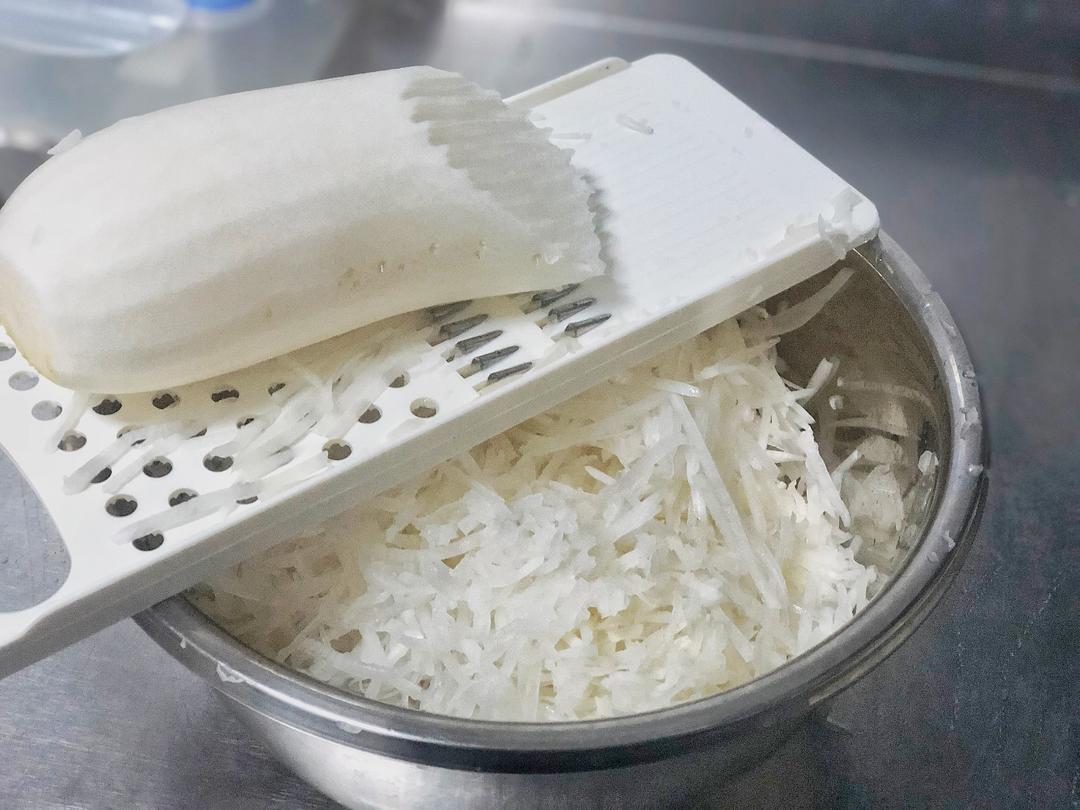没有辛辣味的白萝卜水饺的做法 步骤1