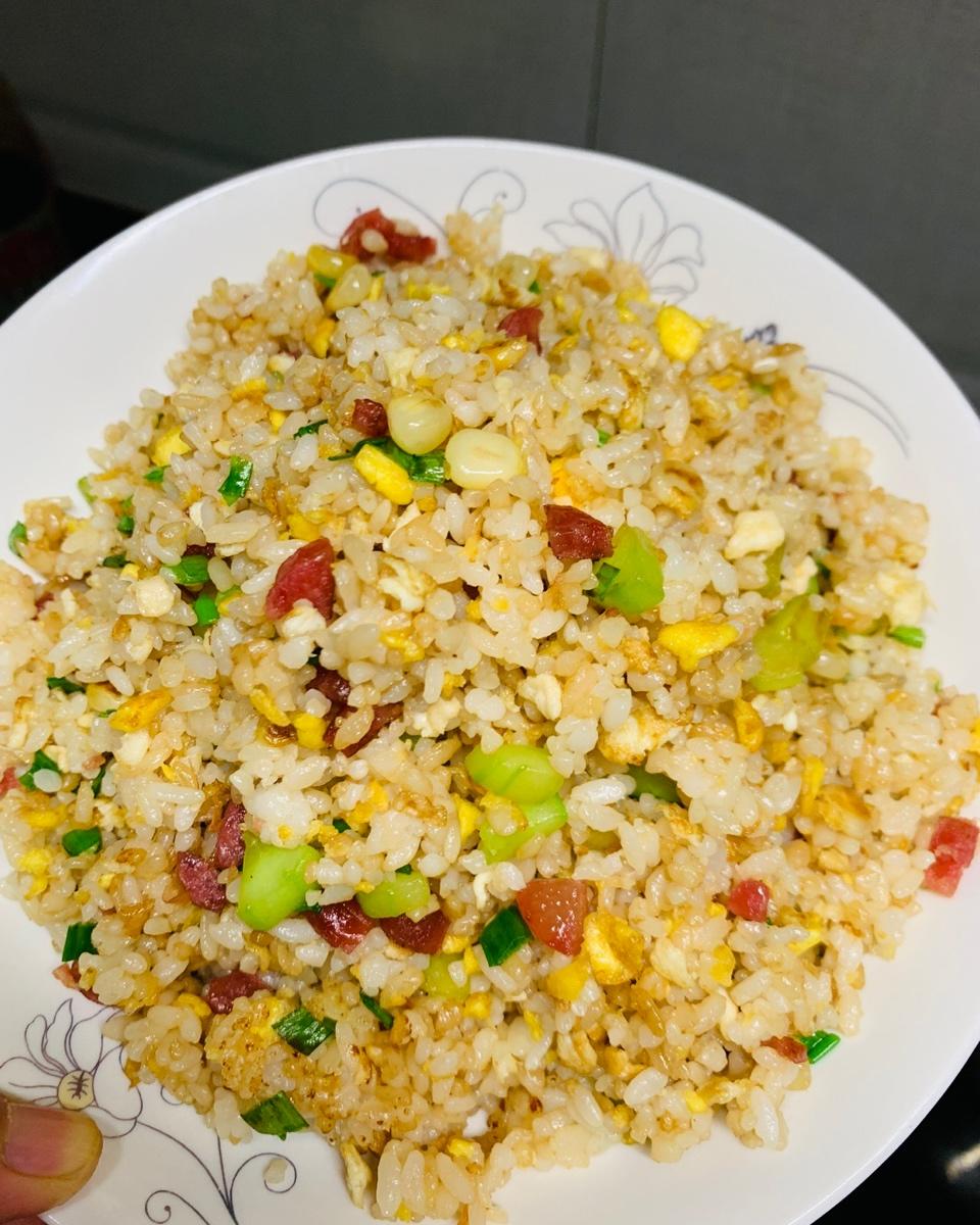 厨师长教你“蛋炒饭”如何做才好吃，答案都在这里面！