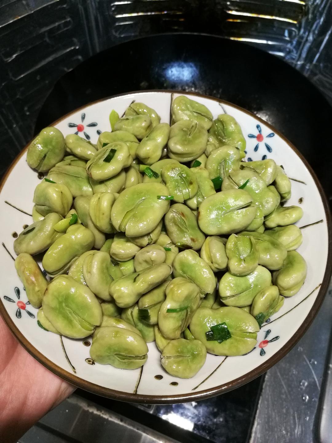 无比鲜美的葱油蚕豆