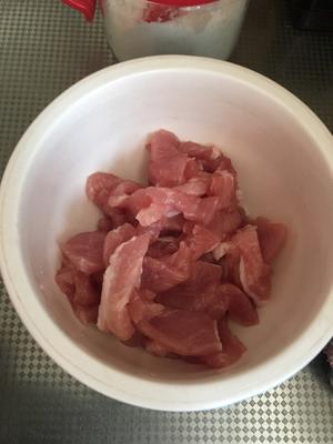 四川炸酥肉的做法 步骤1