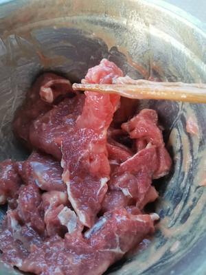 简单美味牛肉片腌制的做法 步骤3