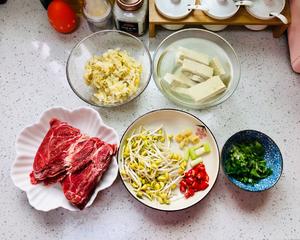 酸菜牛肉冻豆腐煲-低卡豆腐锅的做法 步骤1