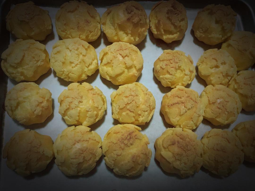 酥皮奶油泡芙--#皮黑森林#