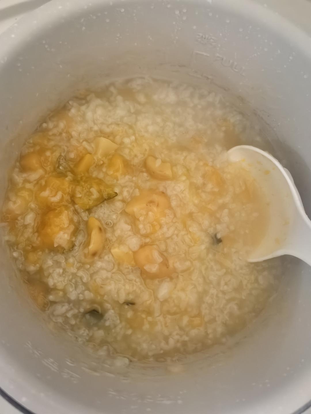 超简单的养胃板栗红薯南瓜小米粥