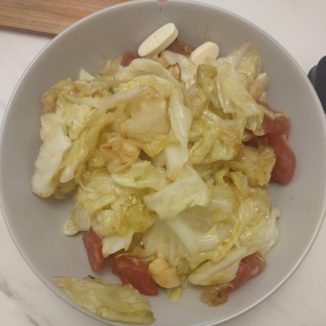 腊肠手撕包菜