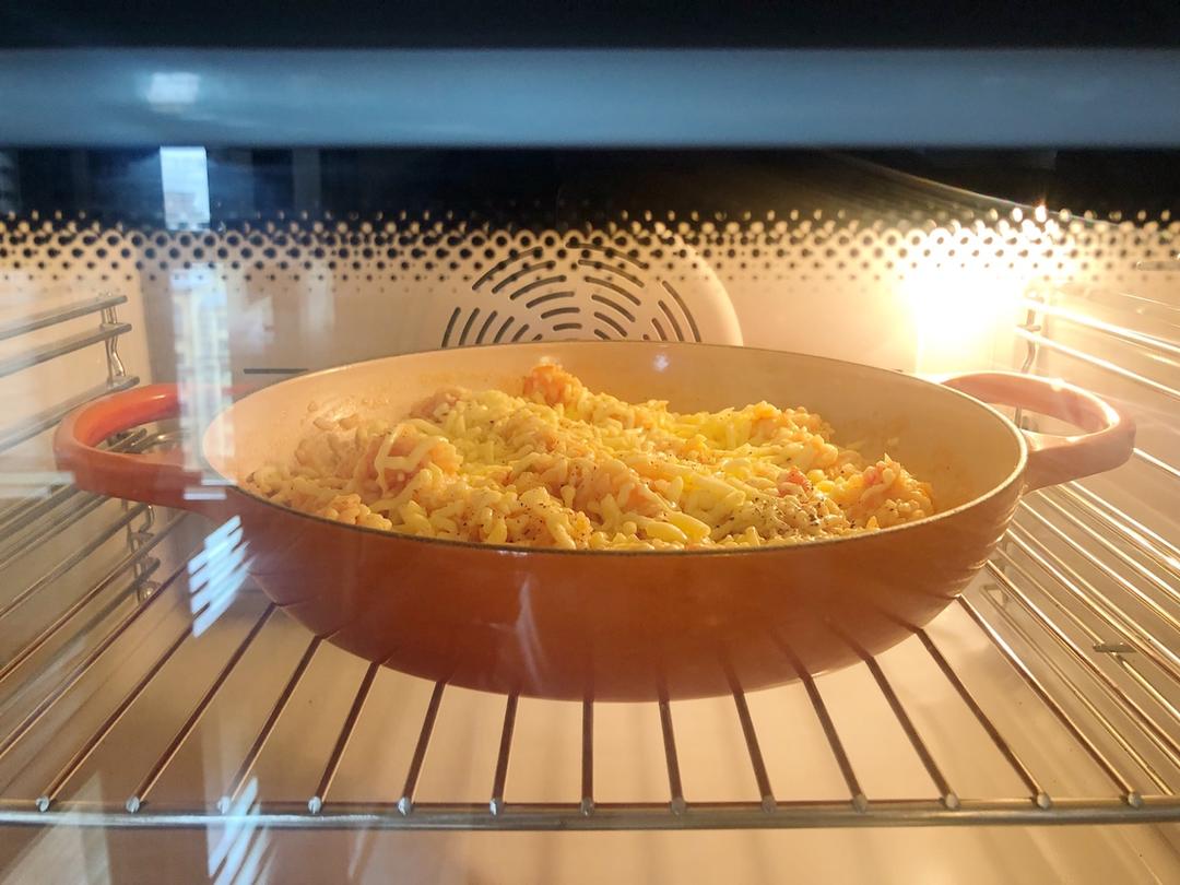 超快手超好吃的芝士焗饭（番茄虾球芝士焗饭）