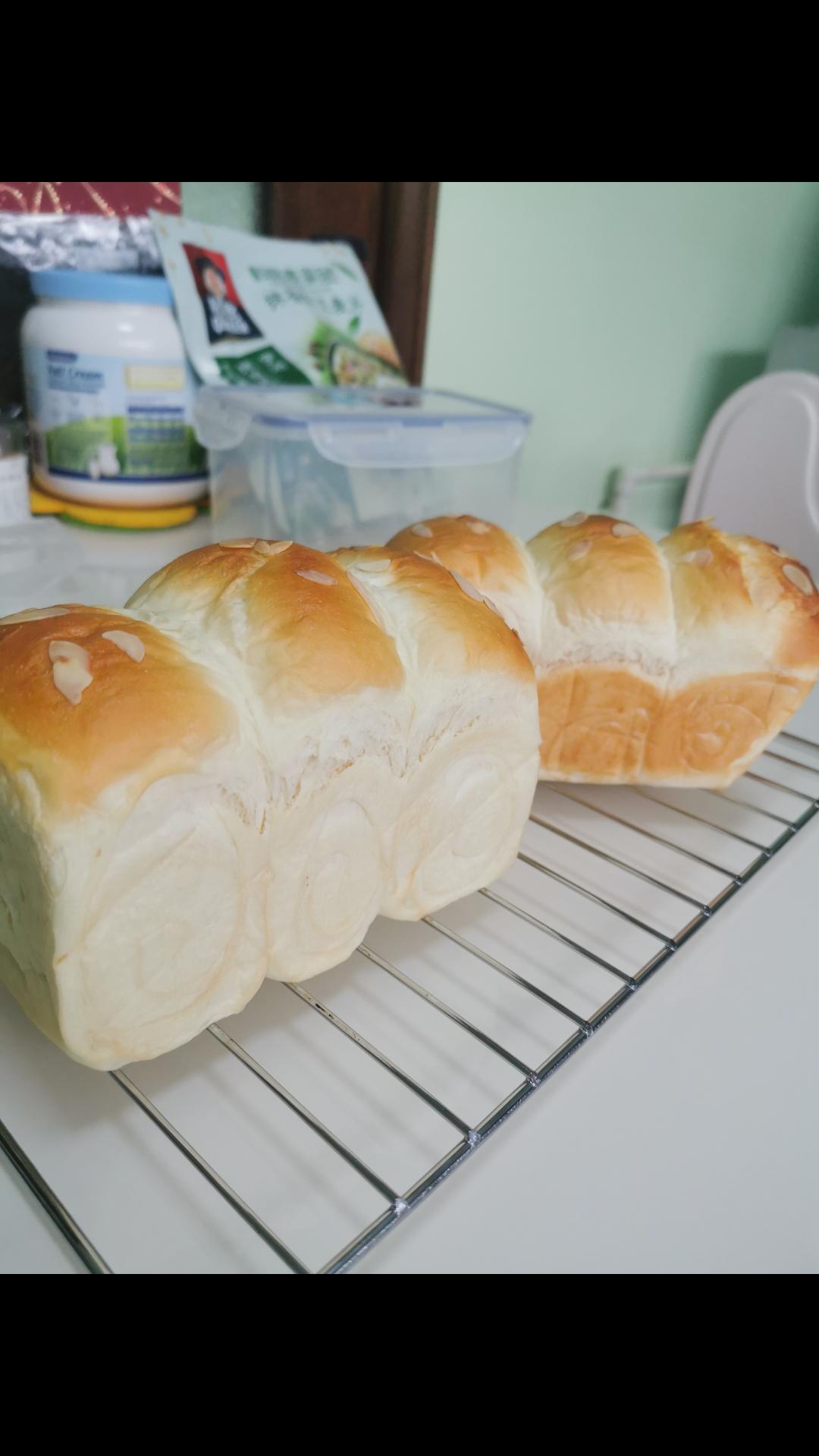 纯奶手撕吐司的做法 步骤1