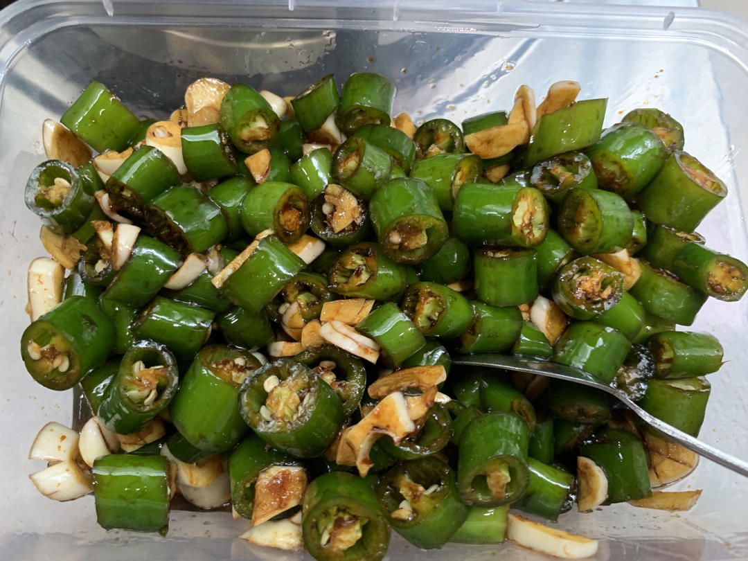 能让你多吃一碗饭的开胃小咸菜～腌辣椒（尖椒）圈