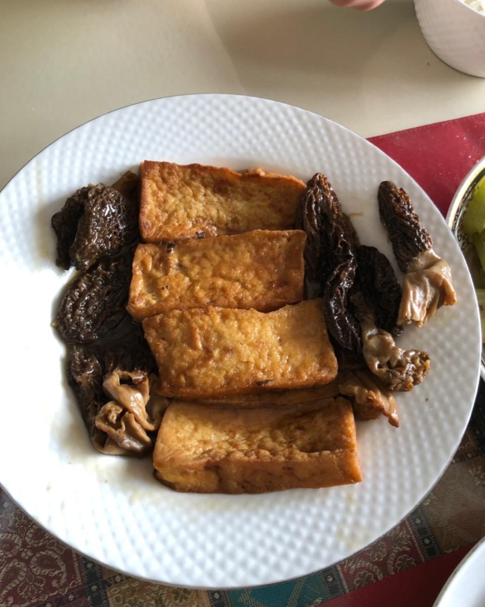 羊肚菌烧豆腐
