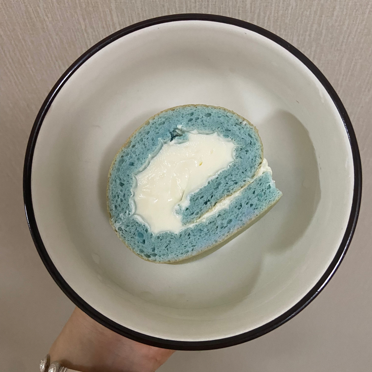 高颜值甜品❗️蓝颜蜜桃蛋糕卷