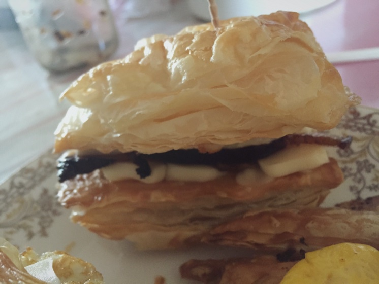 飞饼版培根鸡蛋汉堡
