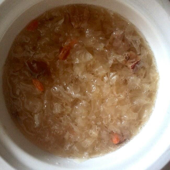枸杞银耳羹