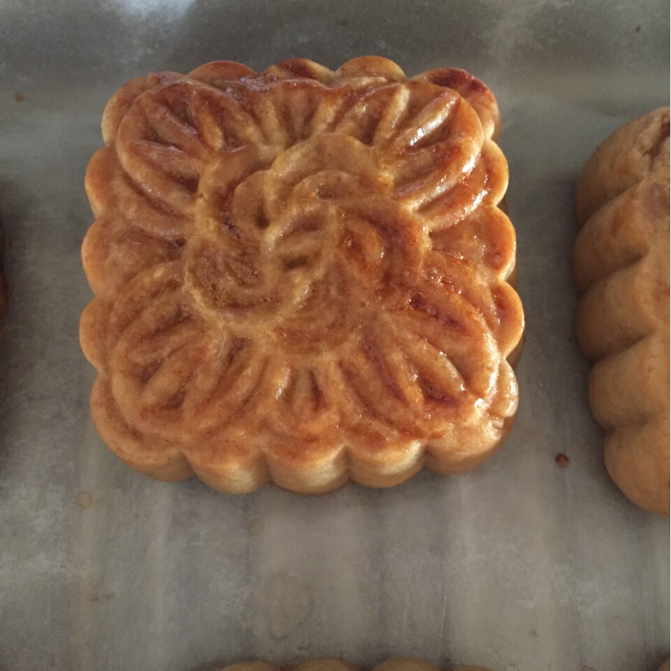 广式月饼——蛋黄莲蓉月饼
