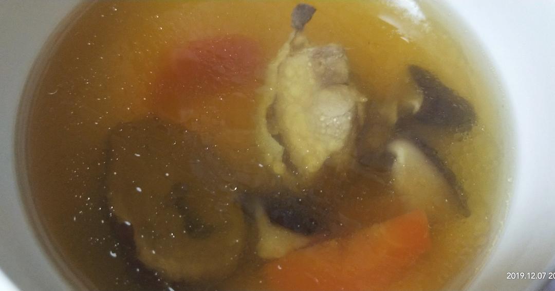 香菇炖鸡汤