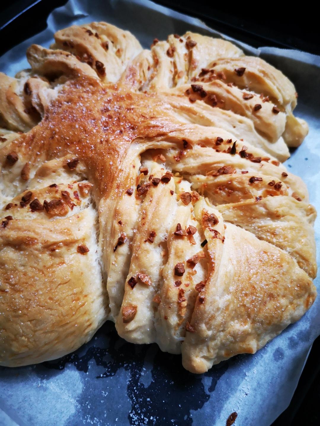 【小高姐】蒜香浓郁 造型优美 不用揉出手膜的面包