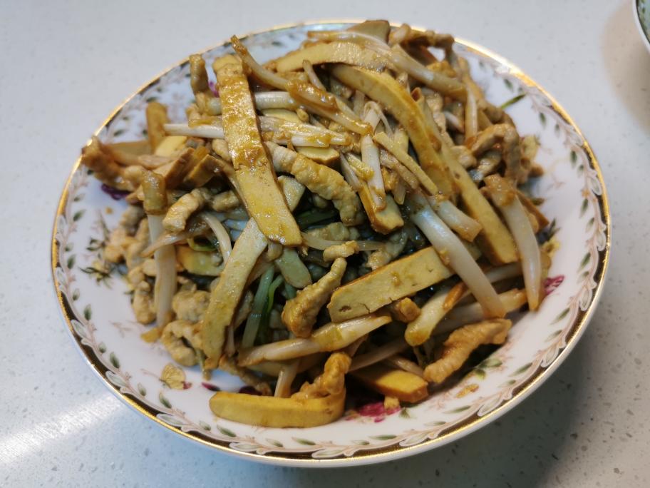 芹芽香干炒肉丝的做法