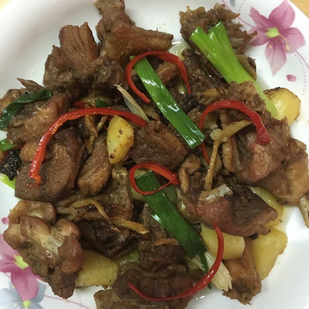 土豆焖鸭