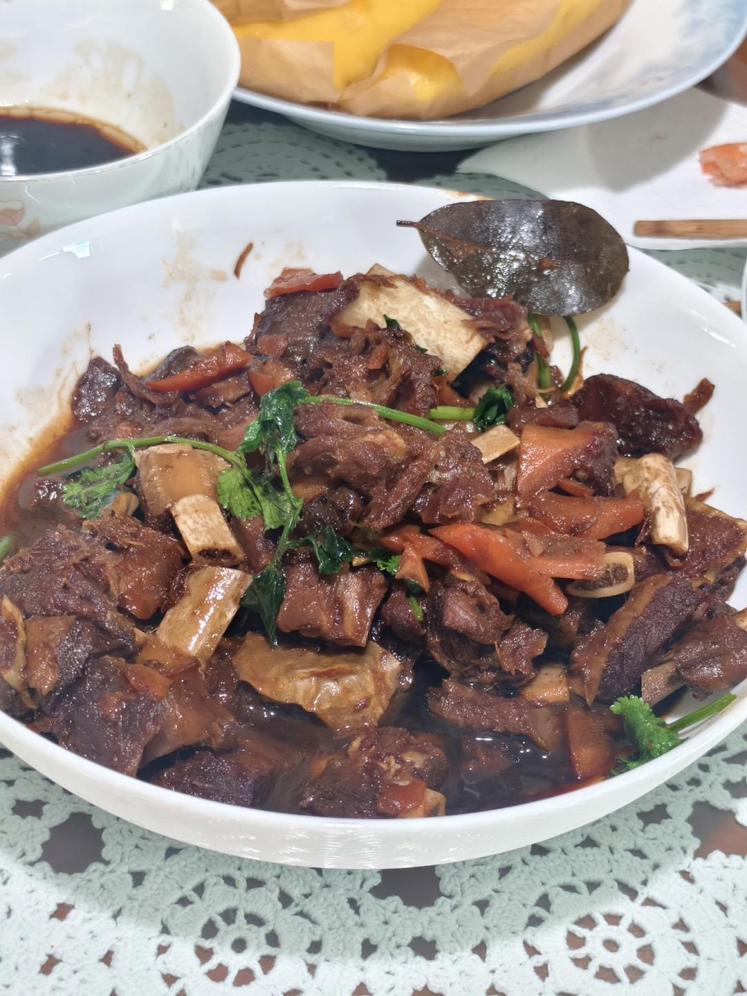 高压锅炖鹿排