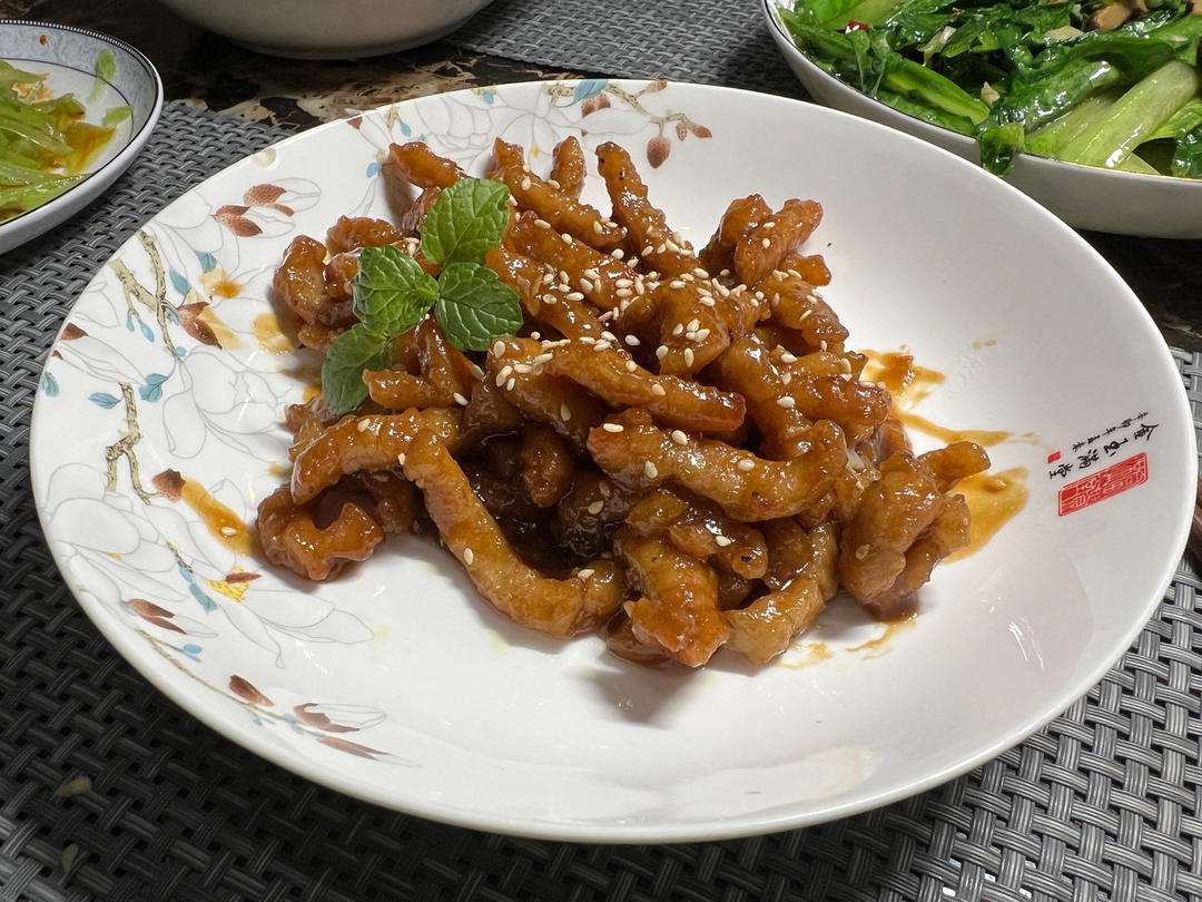 厨师长教你：“糖醋里脊”的老式经典做法，酸甜可口，小孩最爱