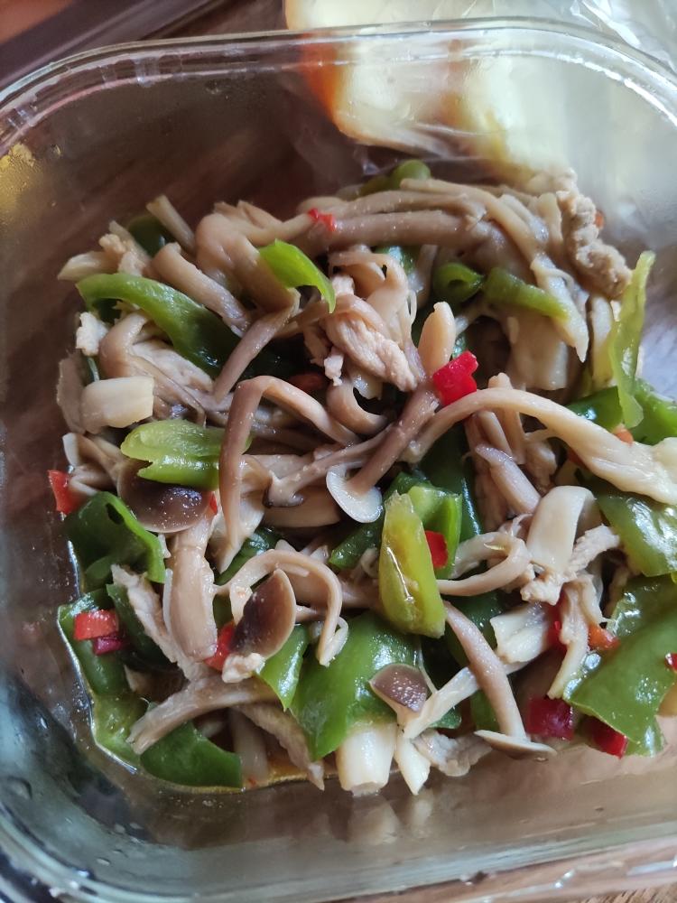 鹿茸菇青椒肉丝的做法