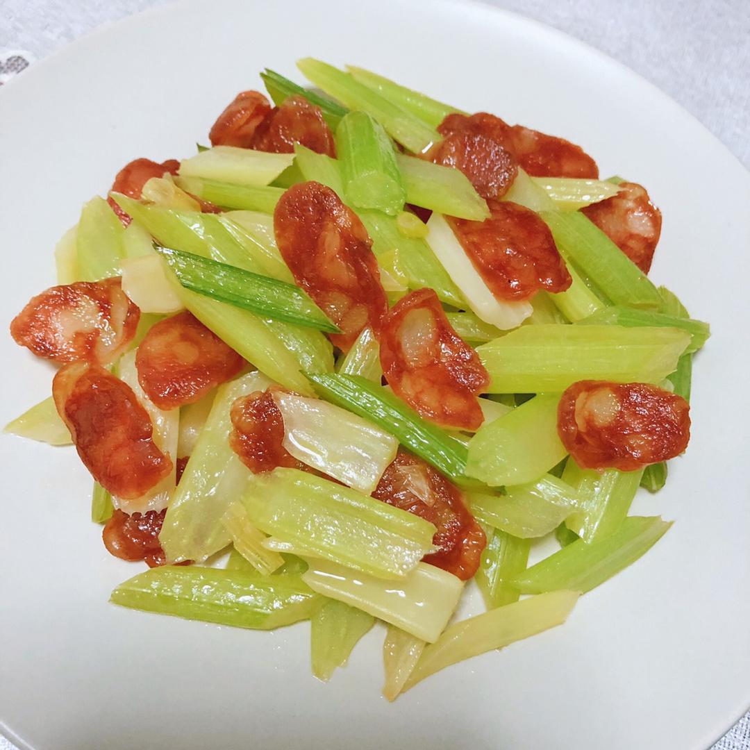 hahalolly做的腊肠炒芹菜