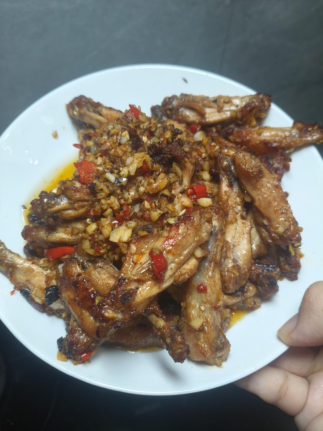 蒜香鸡翅，这才是鸡翅最好吃的做法