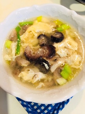 蘑菇海参汤的做法 步骤3