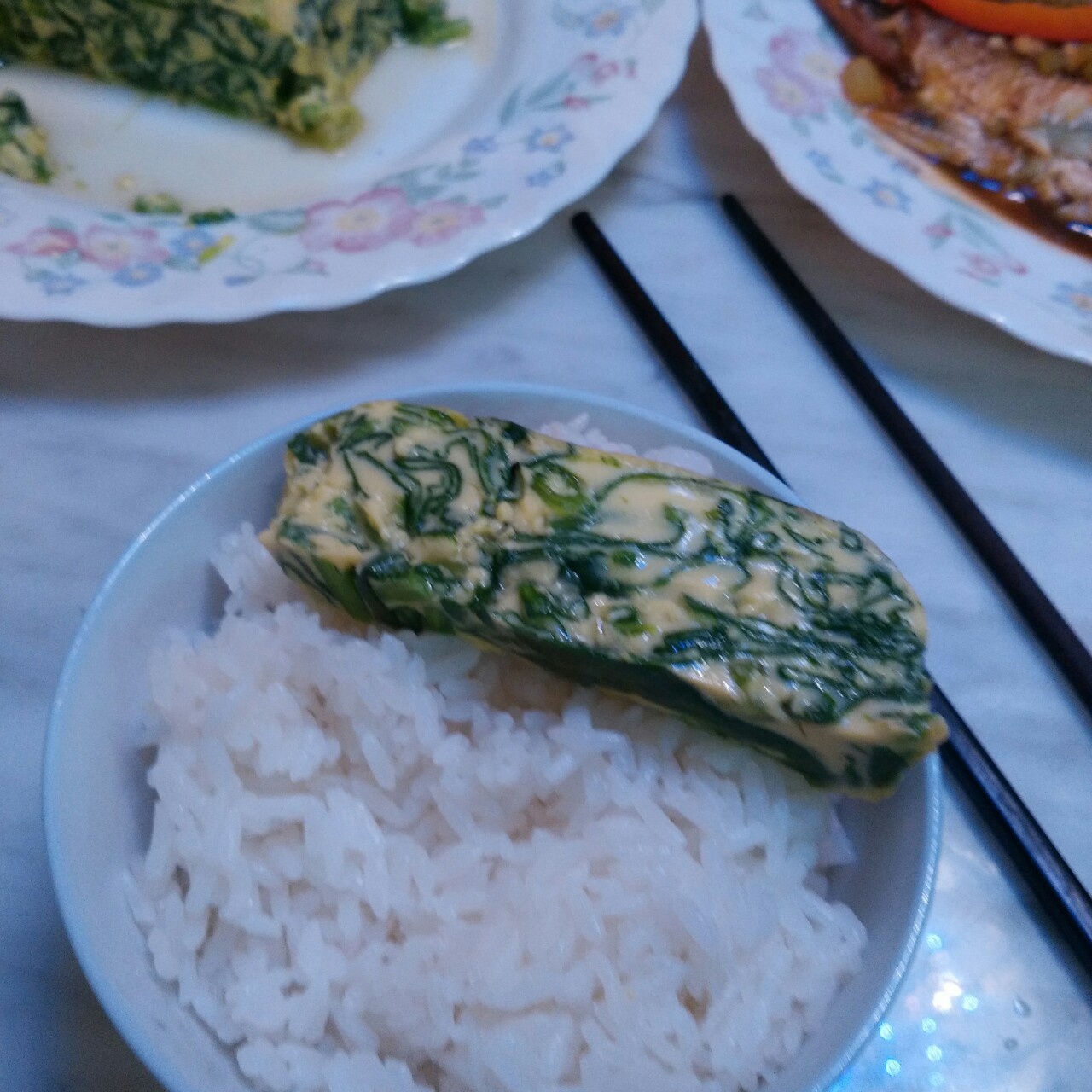 蘸汁菠菜鸡蛋糕——春季养生多吃菠菜