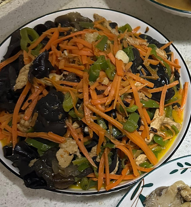 今日菜谱：鱼香肉丝