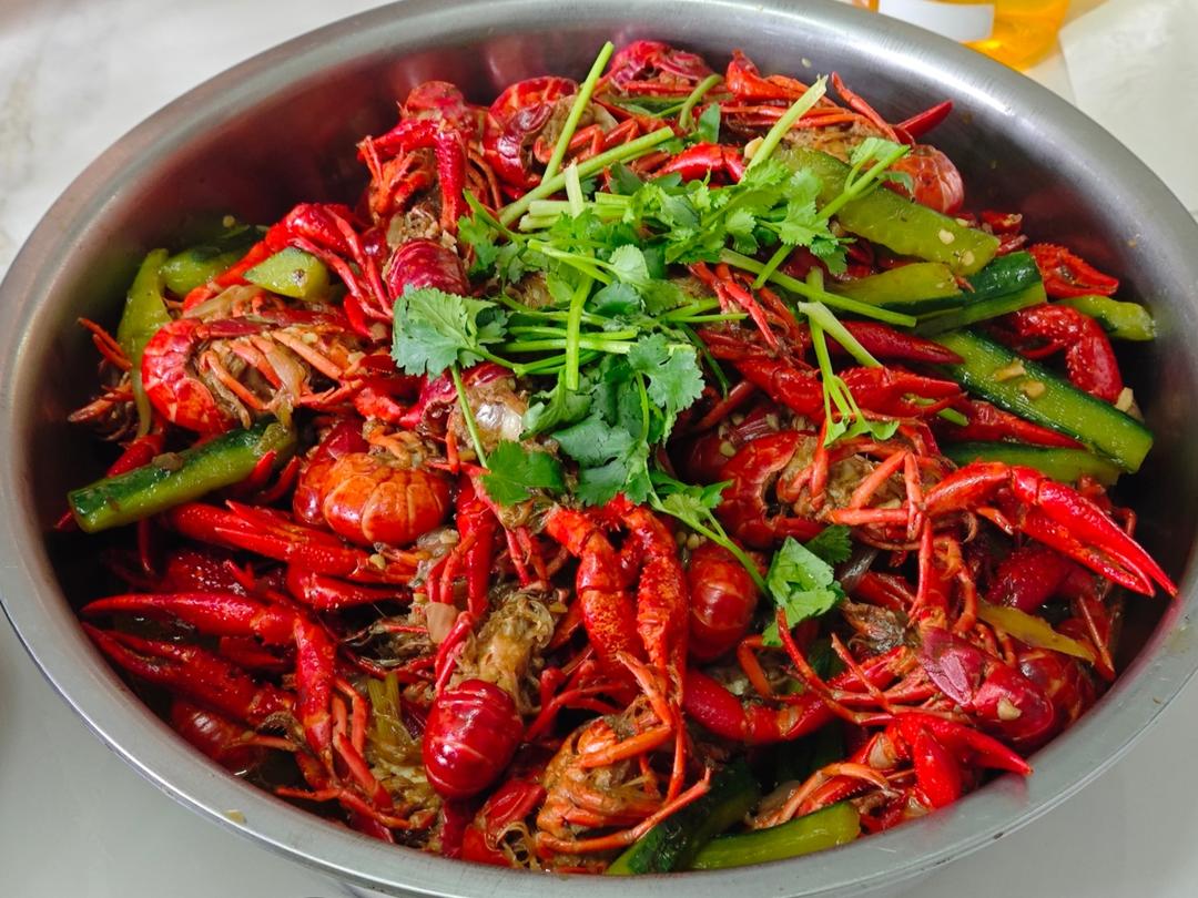 不用油炸也能做出超好吃的麻辣小龙虾~