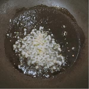 凉拌金针菇的做法 步骤2