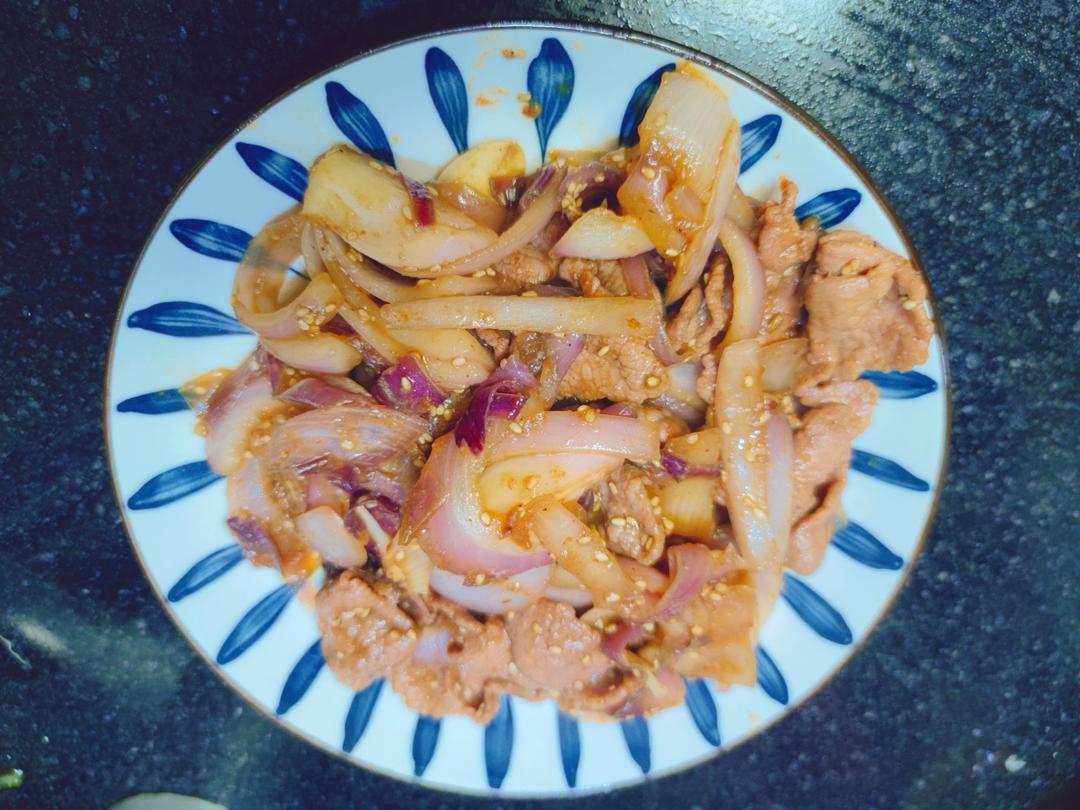 洋葱炒牛肉