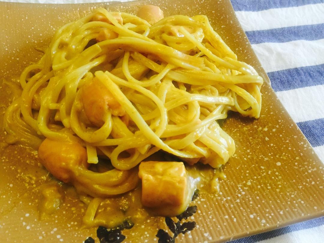 咖喱芝士穿肠意面