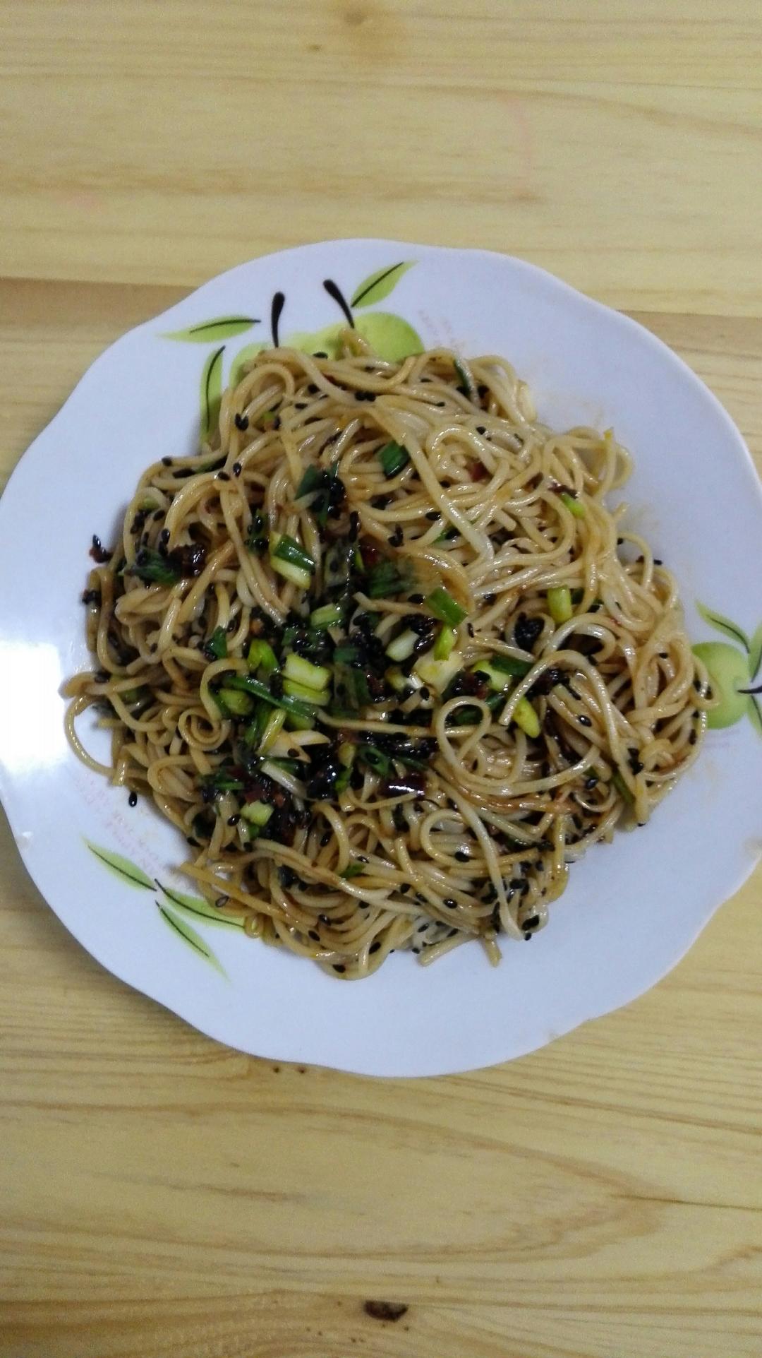 麻油拌面的做法