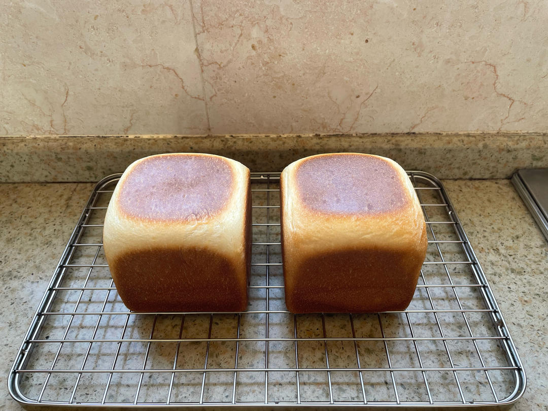 深夜面包-炼乳纯奶mini吐司