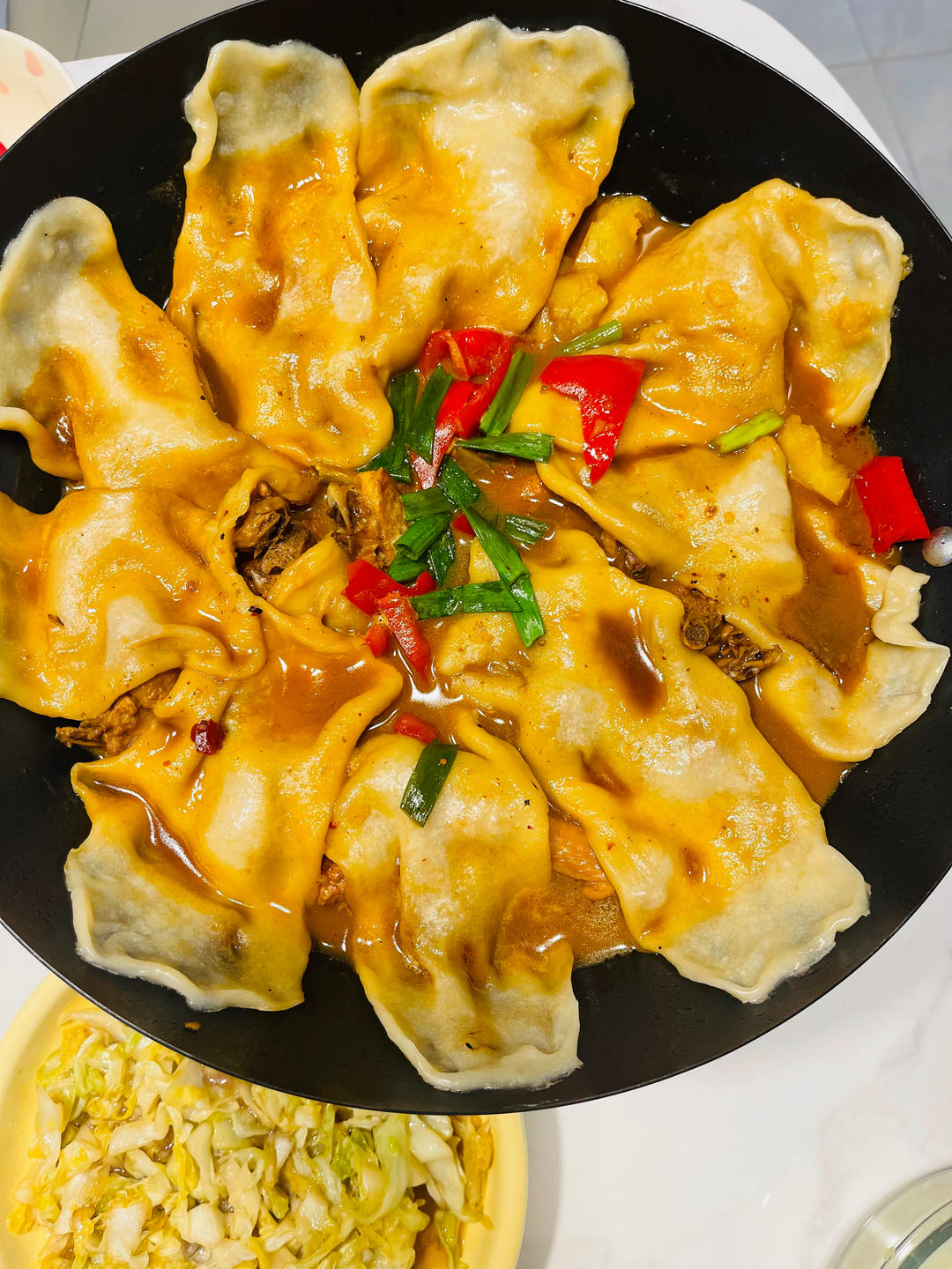 麻辣地锅鸡贴玉米饼