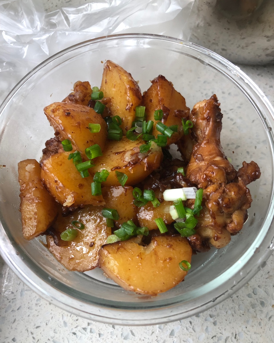 鸡腿炖土豆超级快手菜