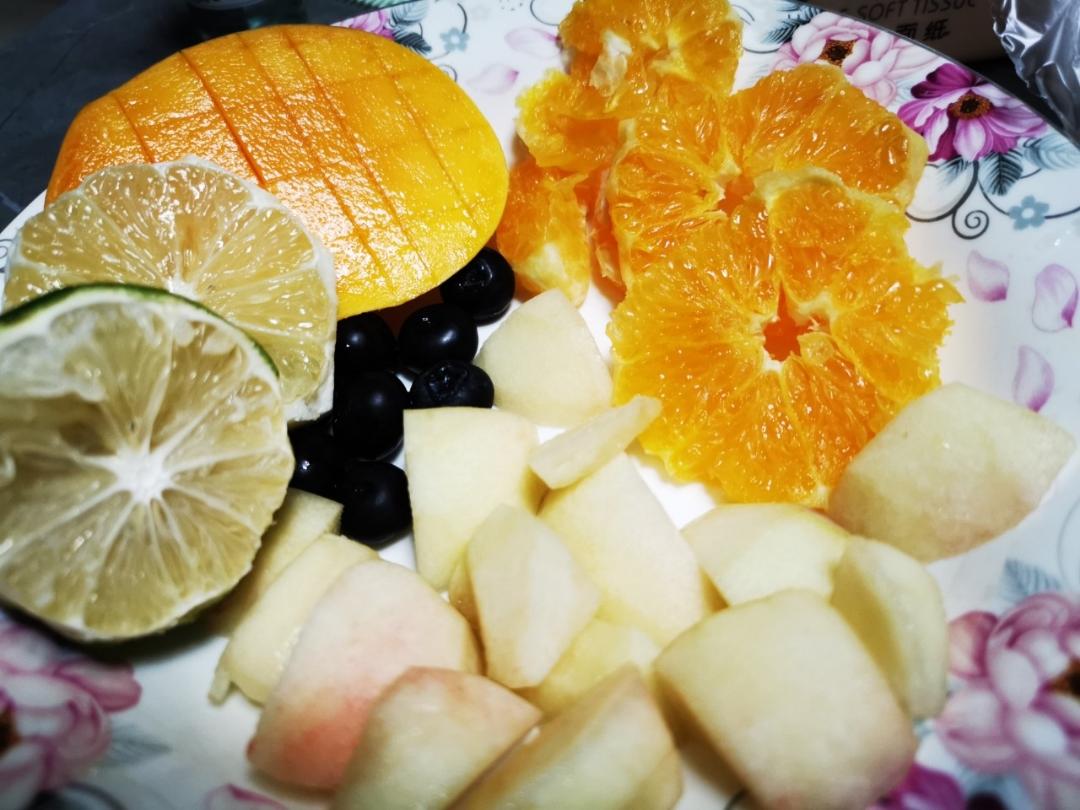 夏日缤纷水果茶