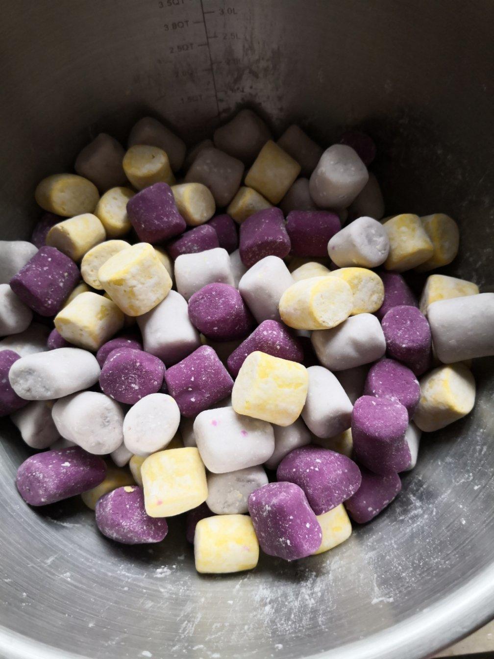 燕恋巢做的木薯粉芋圆