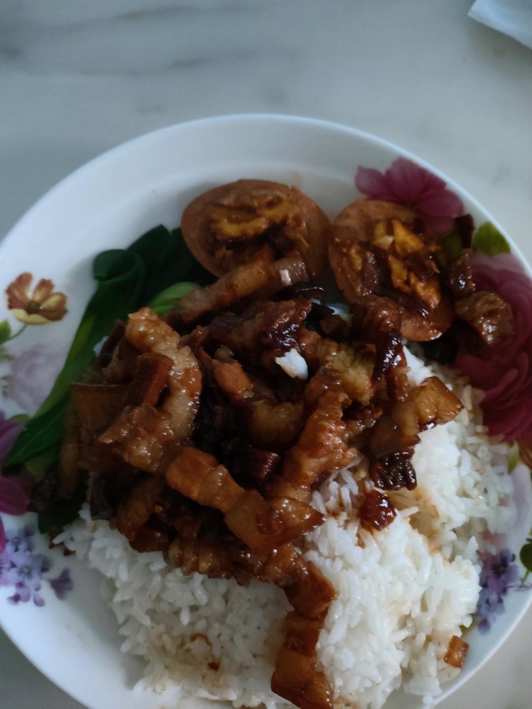 【卤肉饭】