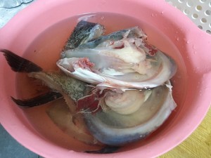 鱼头炖豆腐锅的做法步骤图 怎么做好吃 爱与美食yy 下厨房 鱼头炖豆腐锅的做法步骤图 怎么做好吃 爱与美食yy 下厨房