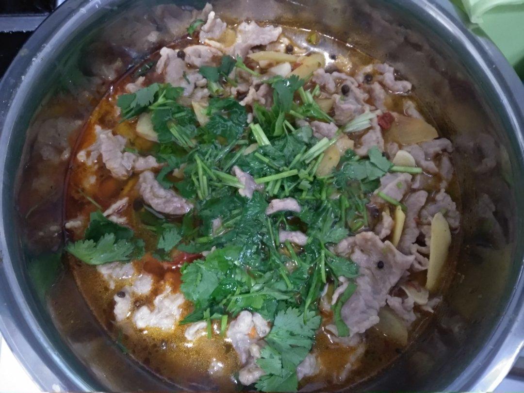 厨师长教你：“水煮肉片”的正宗做法，这味道真的很四川