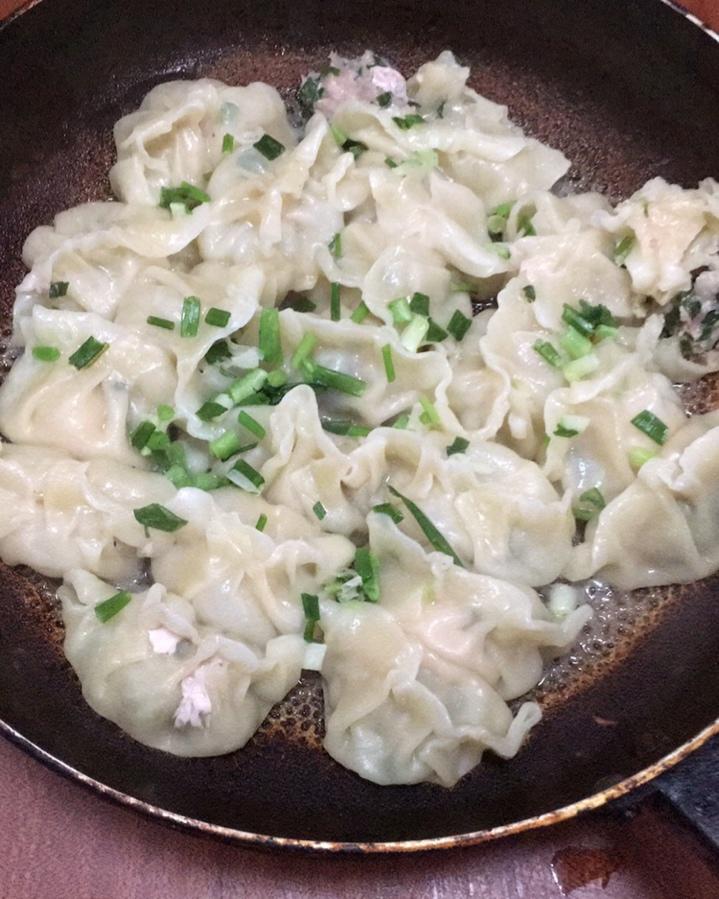 【三鲜水煎饺】