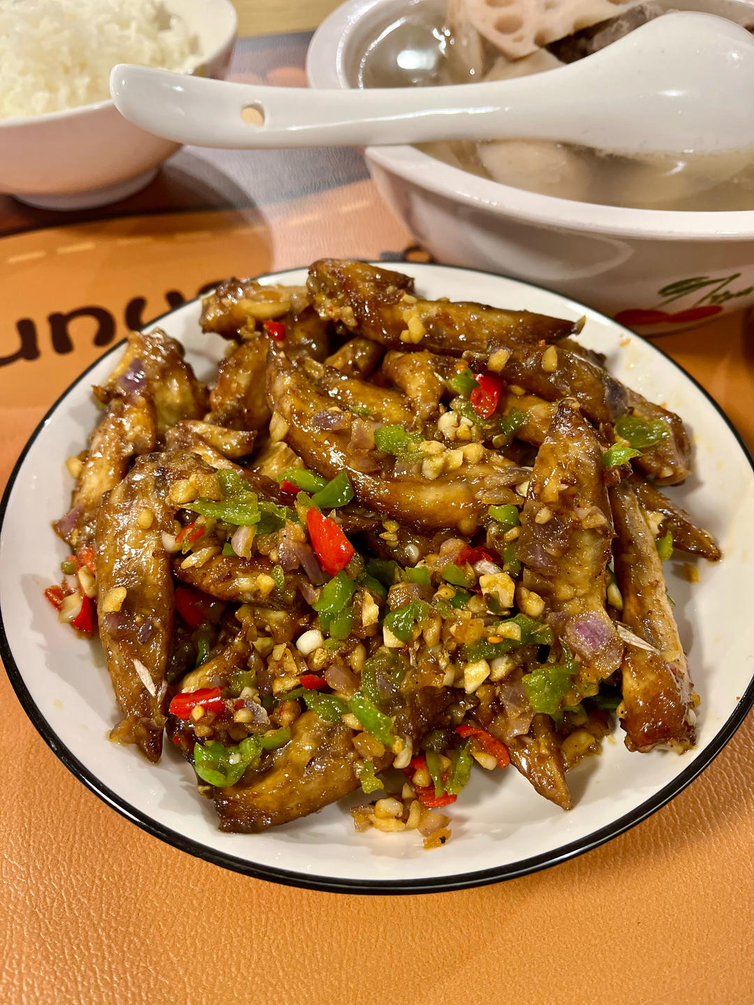 蒜香鸡尖｜香的连骨头都是香的